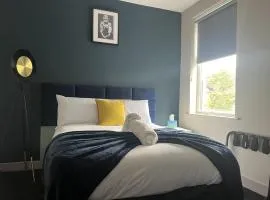 Sheffield Sanctuary - 4 Bedroom House