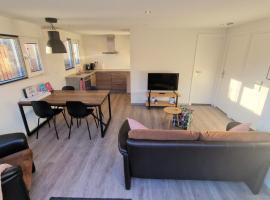 WKS39 Bungalow close to lake and sea、ヴェストカペレのバンガロー