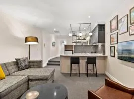 KozyGuru Stylish Studio In Prime CBD