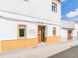 Stunning Home In Villanueva Del Rey, hotel a Villanueva del Rey