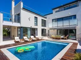 Awesome Home In Njivice