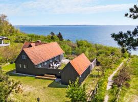 Beach Front Home In Knebel With Wifi, holiday home in Knebel