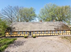 5 Bedroom Beautiful Home In Humble, Hotel in Humble