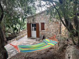 La casa tra gli alberi e il cottage, khách sạn ở Fiskardho