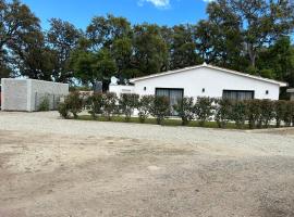 Villa Climatisée avec Terrasse et Parking, hôtel à Prunelli-di-Fiumorbo