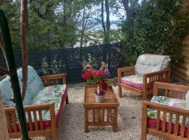 Entre Vignes & Piano "Symphonie" studio 4 personnes、ラ・ロック・ダンテロンのホテル