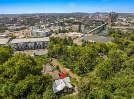 Historic Renovated 2BD - Overlooking Downtown