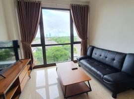 Homey 1BR Condo Marigold Navapark BSD Full Furnish, hotel em Tangerang