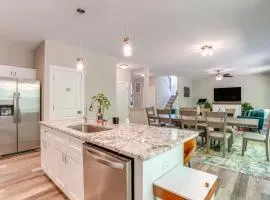 2 Mi to Lake Access Pet-Friendly Bumpass Retreat!