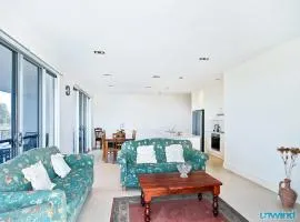 The Block Escape - Ocean Views No 6