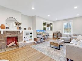 Historic family getaway mins from downtown, Hotel in Birmingham