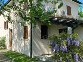 Holiday Home Giaron, hotel in Rosolina