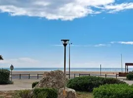T2 4 Personnes Entièrement Rénové Narbonne Plage Front de Mer avec Parking Privatif, Climatisation, et Machine à laver séchante