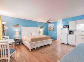 Malyn 122, Waterfront condo, few blocks to beach – hotel w St Pete Beach