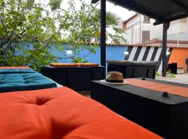 Blue Orange Lake Hostel, hótel í Ohrid