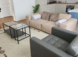 Somptueux appartement proche stade de france, ξενοδοχείο σε Enghien-les-Bains