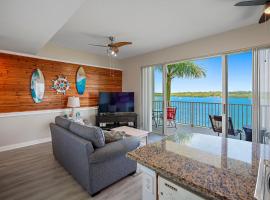 Oceanfront Luxury Condo! Mins to beach! Rum Bar Next Door!, hotel in St Petersburg
