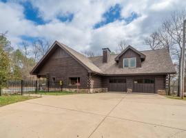 Entire Log Home Perfect Summer Vacation Hideout, Hotel in Royal