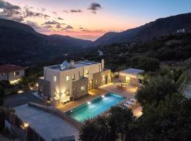 Incredible 5BR Villa Grand Ocean View in Crete, hotell i Vrakhásion