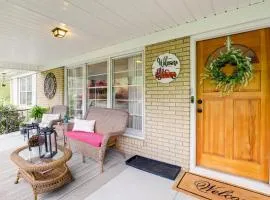 Fire Pit and Game Room Family Home in Marshall