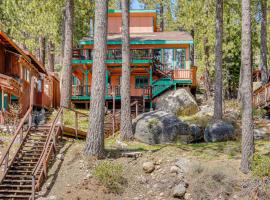 Waterfront Truckee Cabin on Donner Lake! โรงแรมในทรักกี