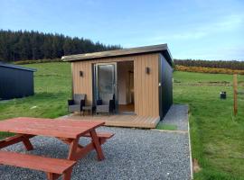 OAKWOOD GLAMPING Mourne Mountains, camping in Moyad