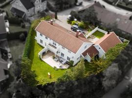 Sørlandsferie nær svaberg, og strender!，位于克里斯蒂安桑的酒店