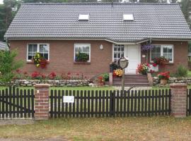 Beach holiday home directly on the Veluwemeer, hotel with parking in Kargow