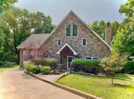 Serenity House Retreat Near MKT