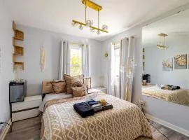 Elegant Serene Escape in Wyandotte