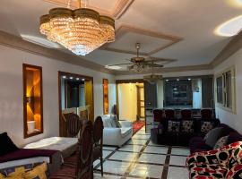 3BR Apartment on Plage: Dawwār ‘Abd Allāh şehrinde bir otel
