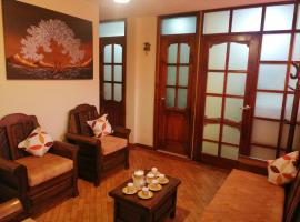 Departamento a 10 min Terminal Quitumbe en Quito, hotel with parking in Quito