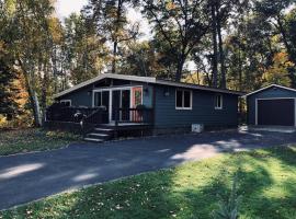 The Loon Lodge, hotel en Breezy Point