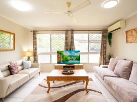 Zenhouse Worker Accom-Trailer - Storage - Pets, hotel in Nightcliff