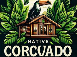 Nativos Corcovado cabins, міні-готель з рестораном у місті Дрейк