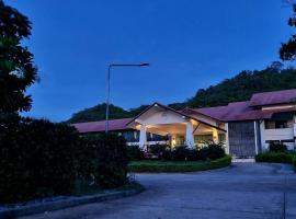 ศูนย์อบรม Greatland Glamping Khao Yai Resort, hotel s parkovaním v destinácii Ban Tha Chang