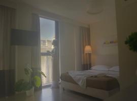 Tins Hotel City - Athens, bed and breakfast en Atenas