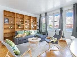 Parisian penthouse with large terrasse