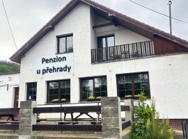 Penzion u přehrady, hotel para famílias em Štěchovice