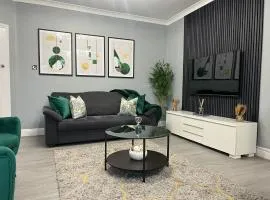 Luxury Home in Greater London - Rainham