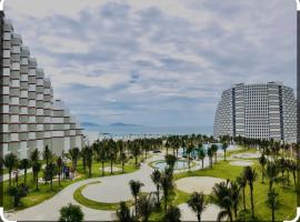 Infinity Sea View Apartment - The Arena Cam Ranh, családi szálloda Thôn Tà Lương városában