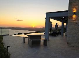 Panorama Blue Kefalonia - Luxury villa in Lourdata, ξενοδοχείο με πάρκινγκ σε Simotáta