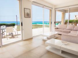 Phaedrus Living: Beachfront Villa Mare, hotel en Kato Yialia