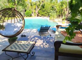 Villa Provence au calme avec piscine, вила в Тулон