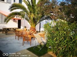 Le chat bleu, hotel with parking in Beauvoir-sur-Mer