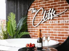The Cliffe at the Quay – hotel w mieście Donegal