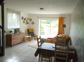 Modern one bedroom cottage, σαλέ σε Saint-Mandé-sur-Brédoire