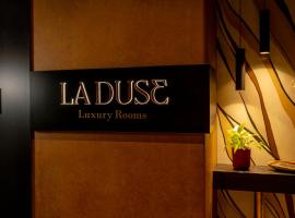La Duse Luxury Rooms: Pescara'da bir plaj oteli