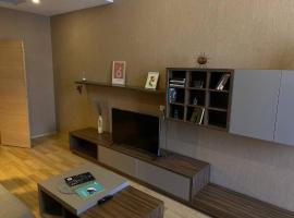 One bedroom Heydar Aliyev building 9-8, ξενοδοχείο στο Μπακού