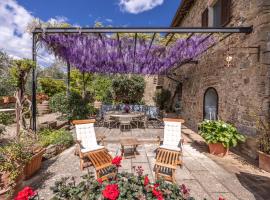 Monticchiello apartment in the historical village with garden Pienza, Siena, apartment in Monticchiello
